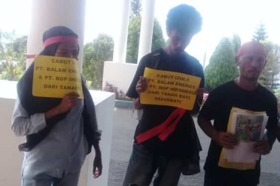 Aksi Pemuda Bati di DPRD Provinsi Maluku Foto : Doc