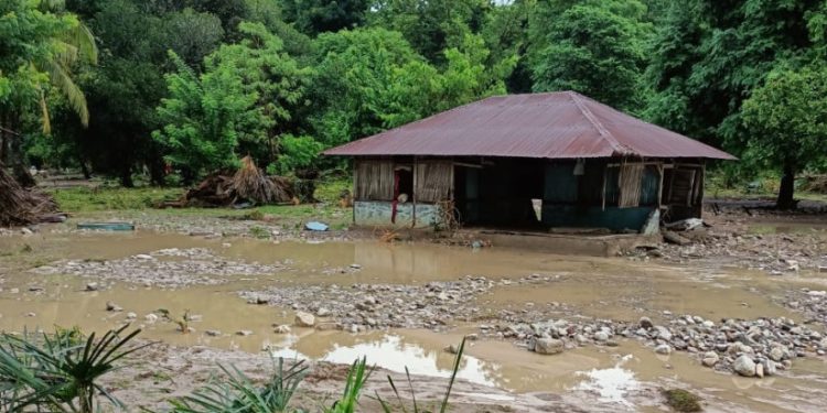 Foto: Rumah warga Kabupaten Kupang, Provinsi Nusa Tenggara Timur, yang dilanda banjir pada pekan lalu (25/12). (BPBD Kabupaten Kupang)