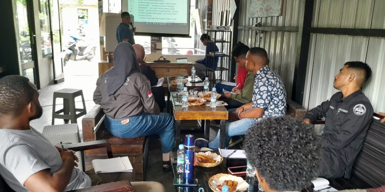 Pelatihan Jurnalistik untuk sejumlah komunitas di Kota Ambon, sabtu, 11 februari 2023.
