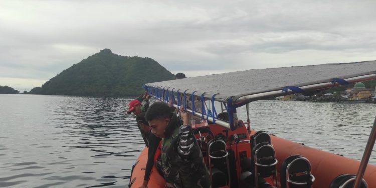 -	Tim Rescue Pos SAR Banda beserta Unsur Potensi SAR dikerahkan menuju lokasi untuk melakukan pencarian terhadap Onyong, Bocah 4 tahun yang hilang di sekitar laut Dermaga Bongkar Muat Ikan Desa Nusantara Pulau Banda Kabupaten Maluku Tengah.