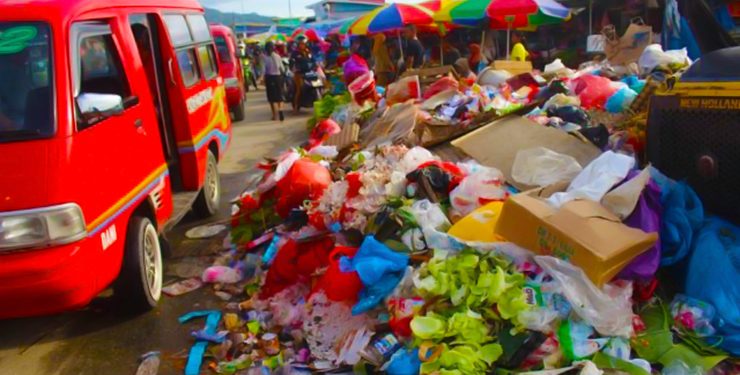 Tumpukan Sampah Yang Pernah Mewaranai Pasa Mardika, Kota Ambon (Doc)