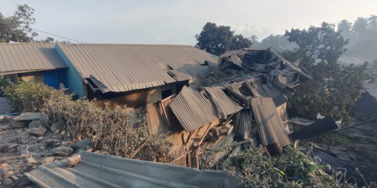 Keterangan gambar: Kondisi pasca Gunung Gunung Lewotobi Laki-laki meletus pada Senin (4/11/2024) dini hari. (Foto: Humas BNPB)