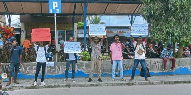 Keterangan Gambar : Aksi Mahasiswa di Kabupaten Kepulauan Aru. (Arsip)