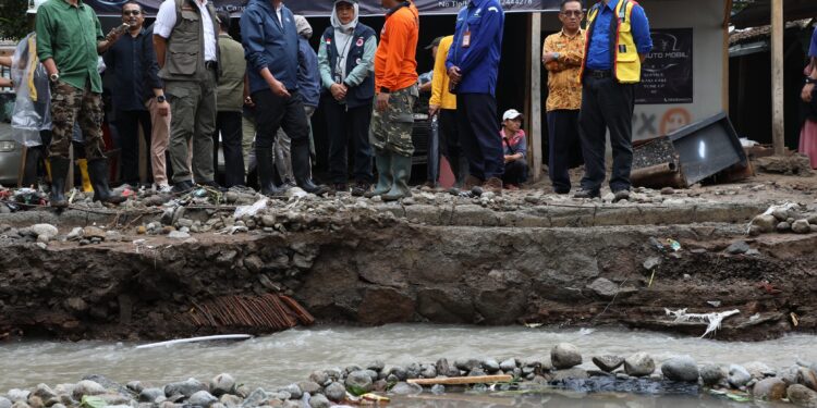 Kondisi banjir dan longsor di Kabupaten Sukabumi, Jawa Barat, Rabu (4/12). Sumber (Foto BPBD Kab Sukabumi)